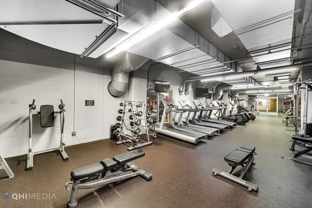 $2,500 | 565 West Quincy Street, Unit 1805, Chicago, IL 60661