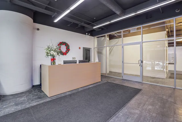 $2,500 | 565 West Quincy Street, Unit 1805, Chicago, IL 60661