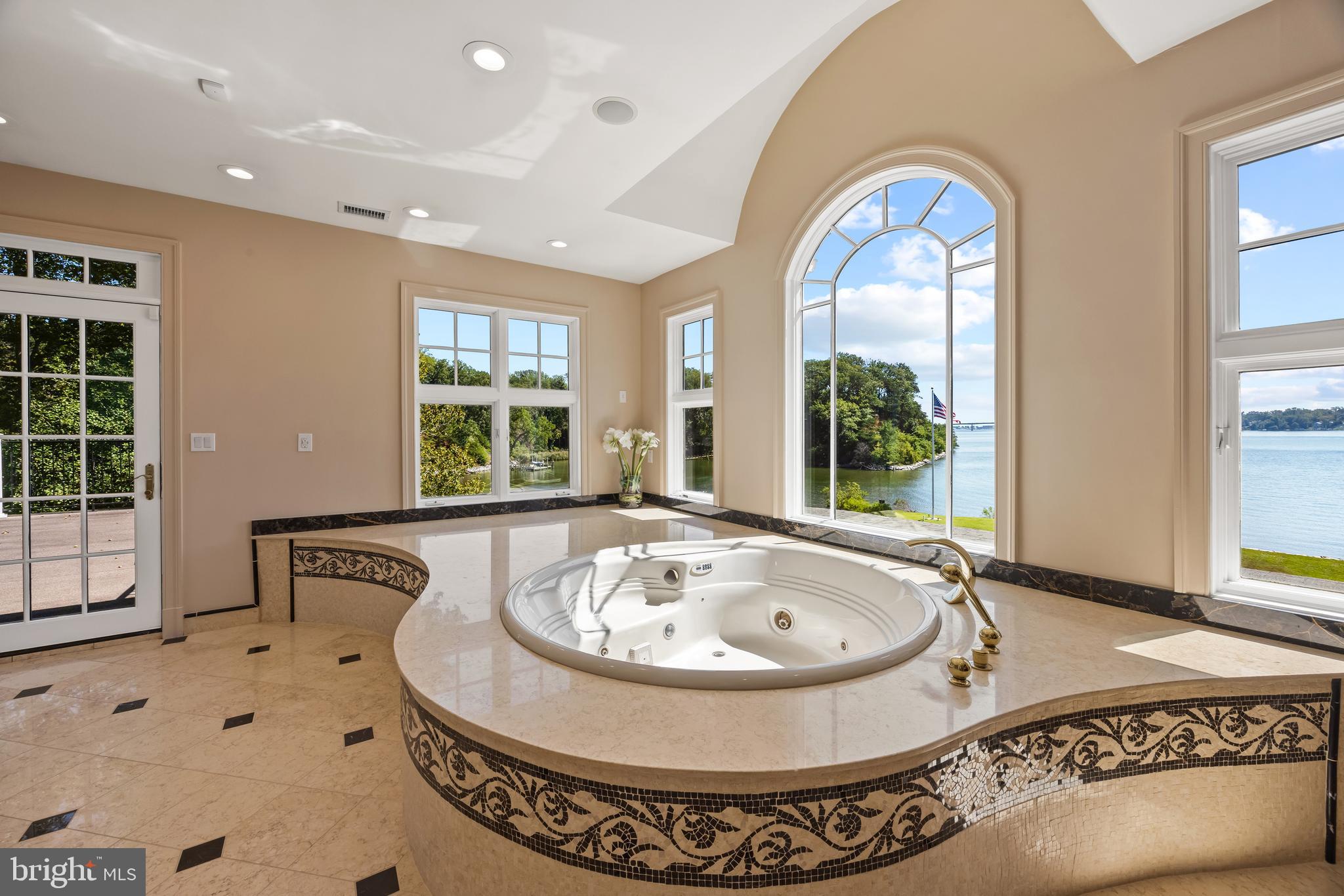 125 South Winchester Road Annapolis, MD 21409 - Photo 23 of 47 Luxurious Primary bath with views across the river