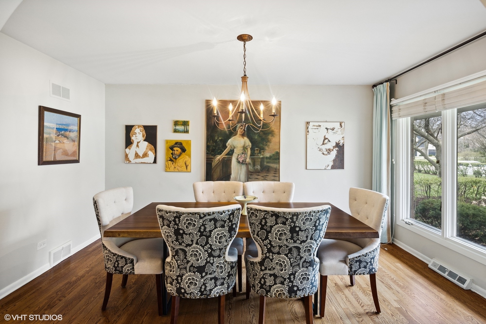25 Princeton Road Hinsdale, IL 60521 - Photo 11 of 39 a view of a dining room with furniture window and outside view