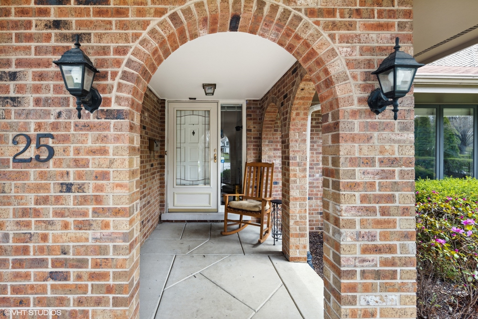 25 Princeton Road Hinsdale, IL 60521 - Photo 3 of 39 a view of a brick wall with many windows