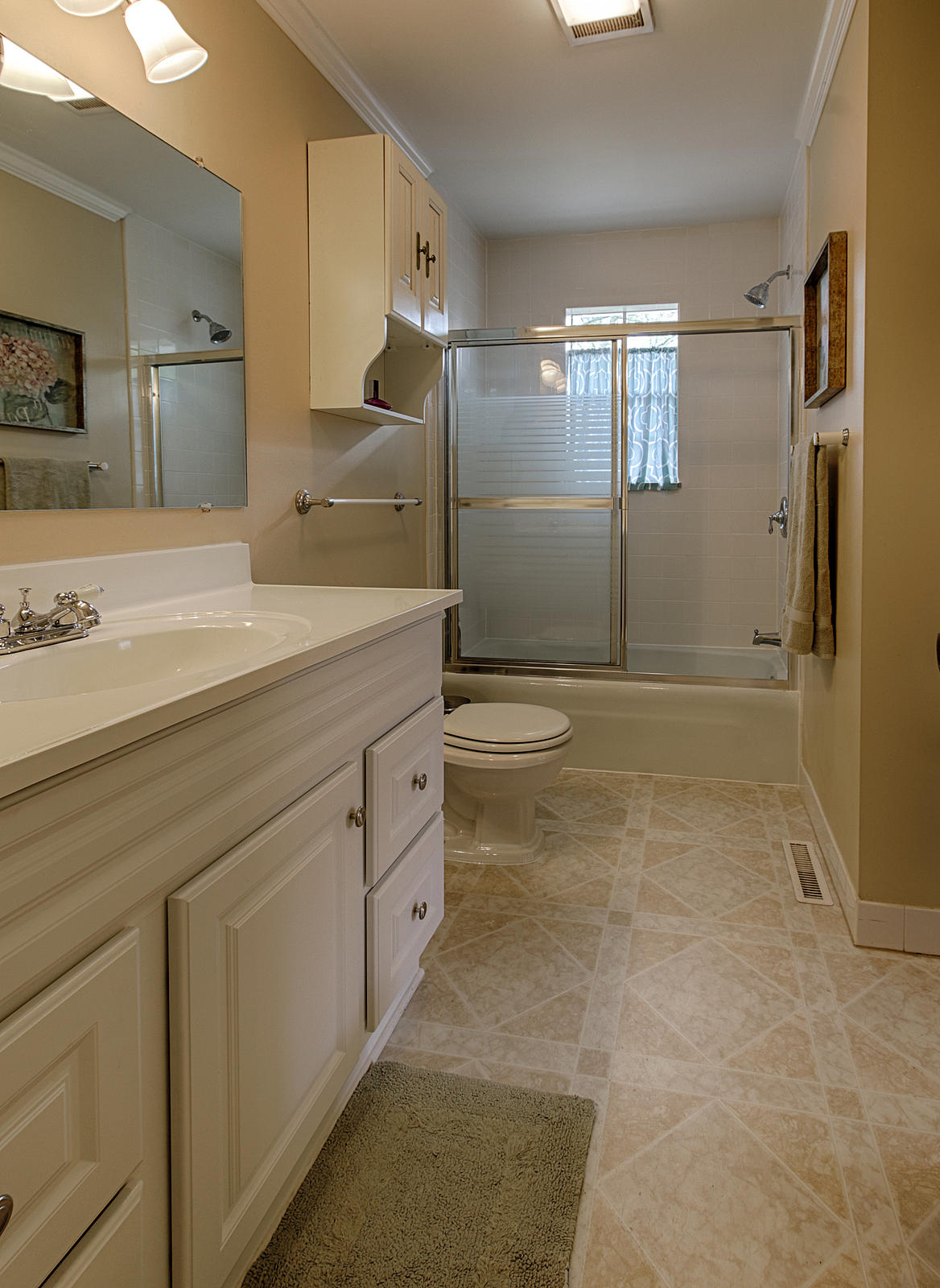 12313 West Kingsgate Road Knoxville, TN 37934 - Photo 11 of 19 Bathroom