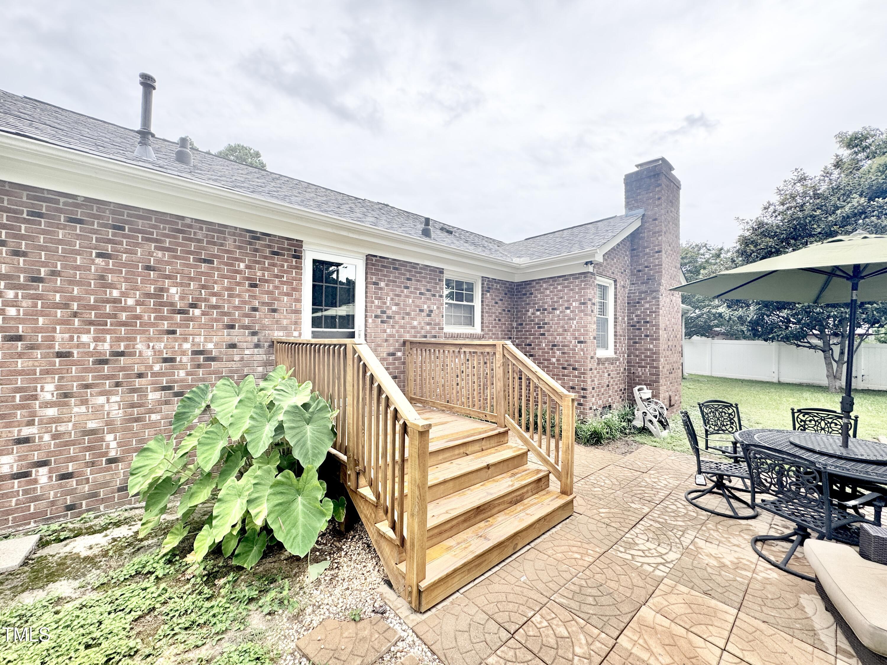 315 Walnut Street Cary, NC 27511 - Photo 7 of 44 IMG_7549