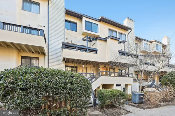 $2,200 | 9717 Hellingly Place, Unit 48, Gaithersburg, MD 20886