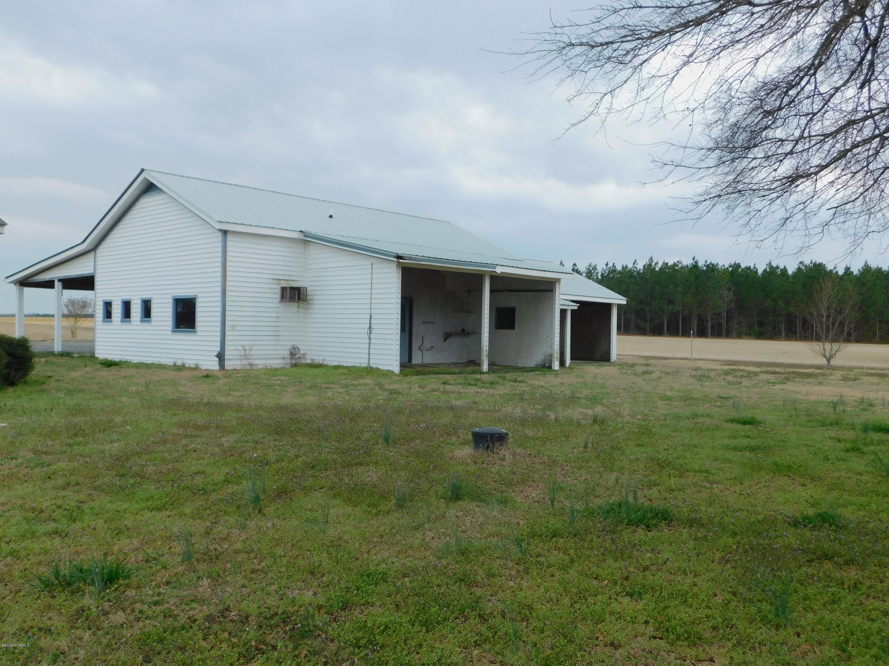 309 Bogue Road Fremont, NC 27830 - Photo 13 of 14 Garage - Back