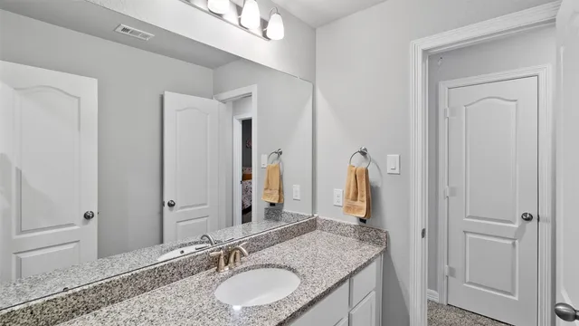 $479,000 | 216 Elianne Lace Court, Conroe, TX 77318