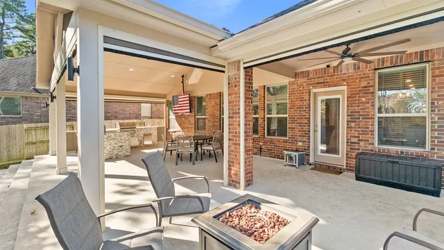 $479,000 | 216 Elianne Lace Court, Conroe, TX 77318