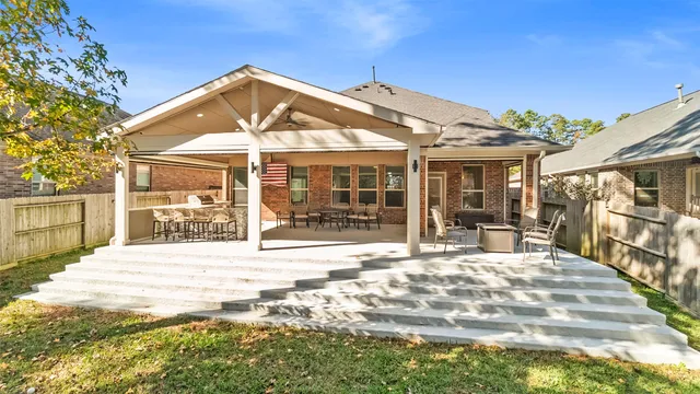 $479,000 | 216 Elianne Lace Court, Conroe, TX 77318