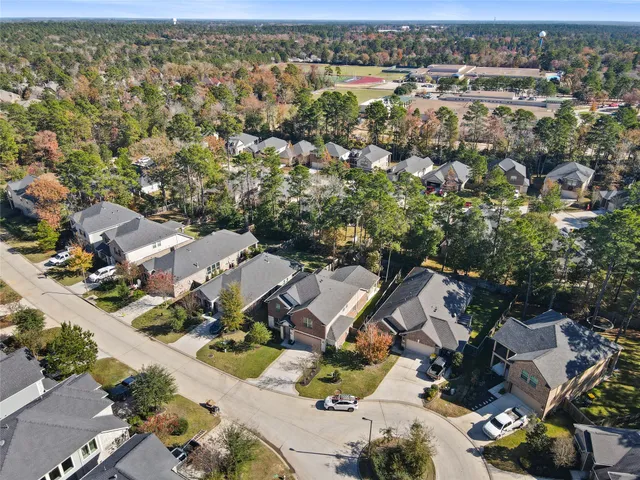 $479,000 | 216 Elianne Lace Court, Conroe, TX 77318