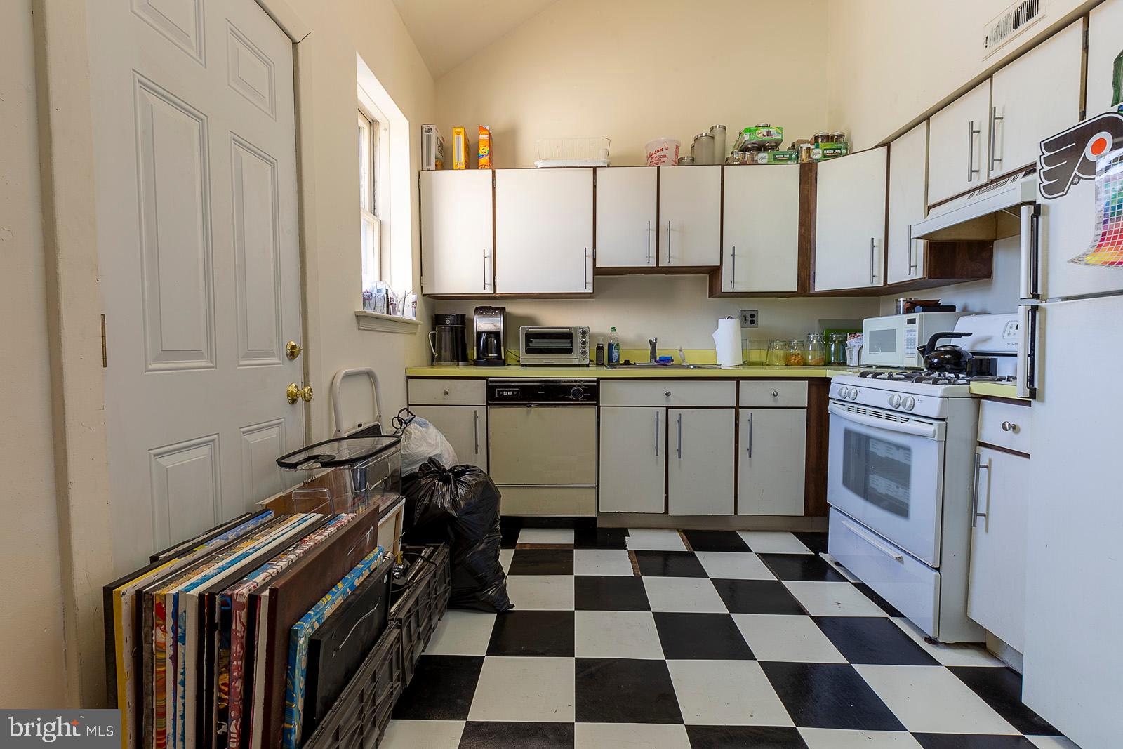 609 South 10th Street Philadelphia, PA 19147 - Photo 14 of 28 3