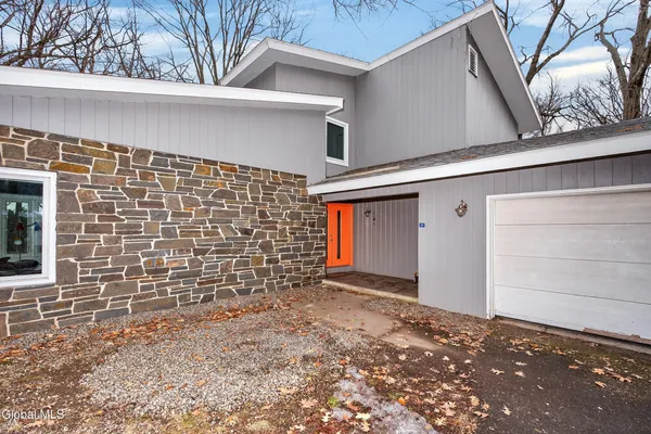 $649,900 | 31 Riding Club Road, Brunswick, NY 12180