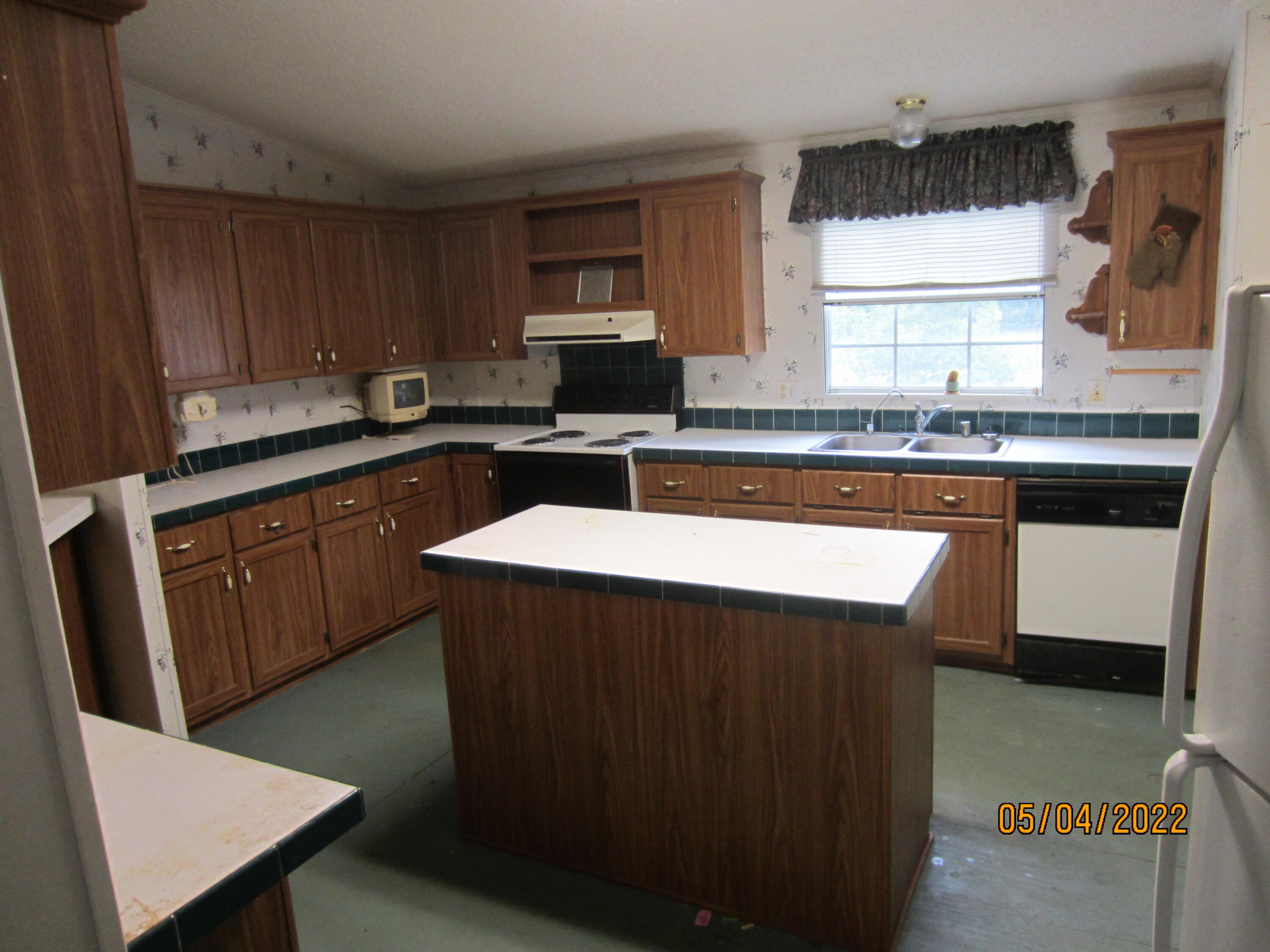 73 21st Street Santa Rosa Beach, FL 32459 - Photo 12 of 17 Kitchen