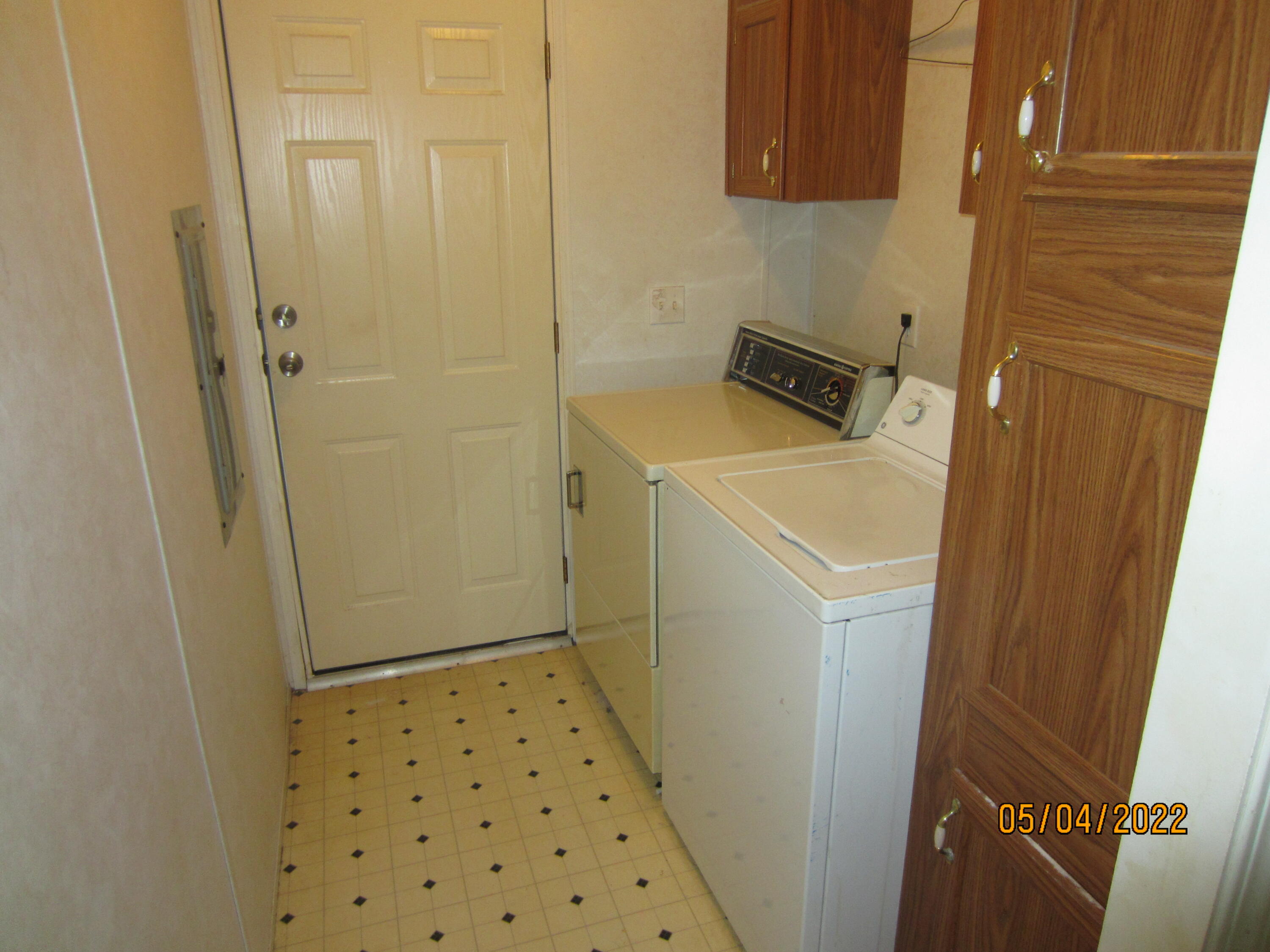73 21st Street Santa Rosa Beach, FL 32459 - Photo 14 of 17 Washer/Dryer