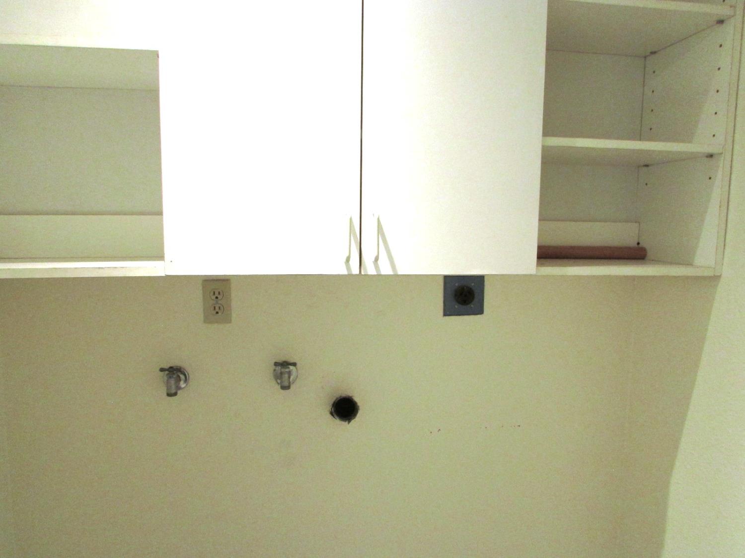 1855 Scenic Drive, Unit F Modesto, CA 95355 - Photo 32 of 52 a view of a bathroom