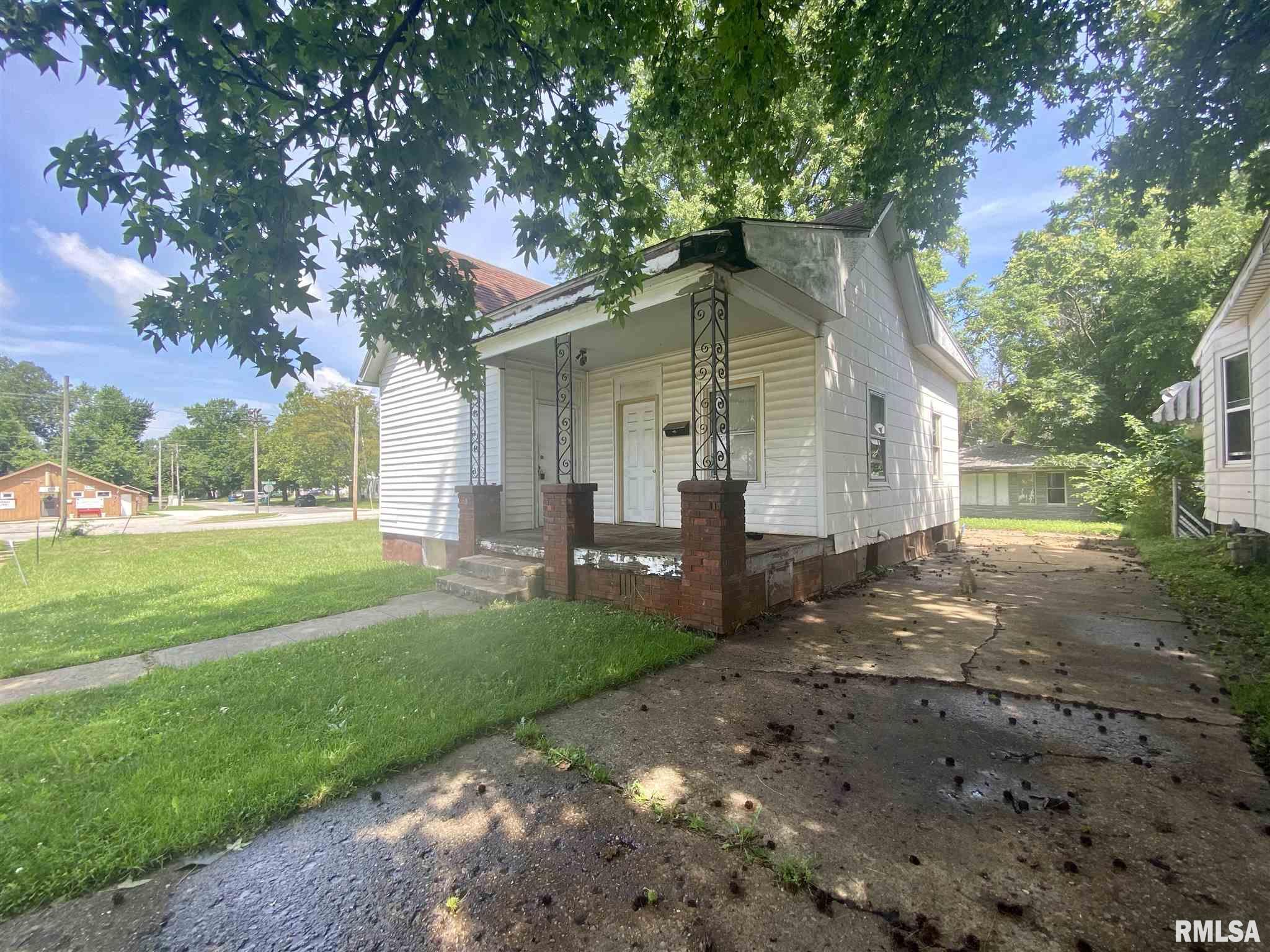 931 West Calhoun Avenue Springfield, IL 62702 - Photo 2 of 13