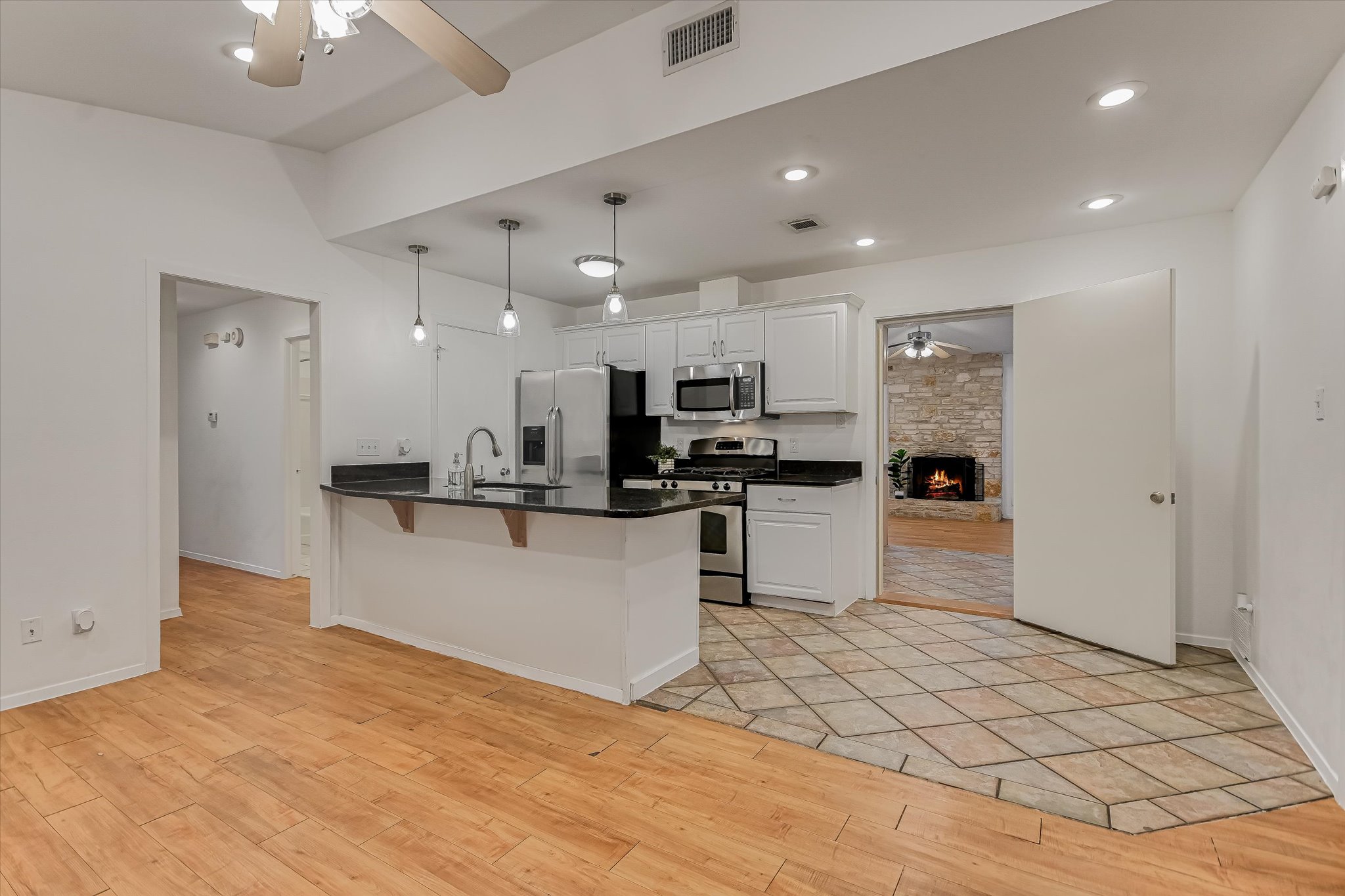 3207 Eanes Circle Austin, TX 78746 - Photo 6 of 22