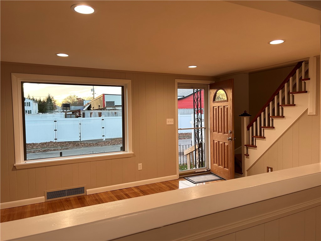 51 Cedarbrook Road Pawtucket, RI 02861 - Photo 3 of 32 Gallery Image 3