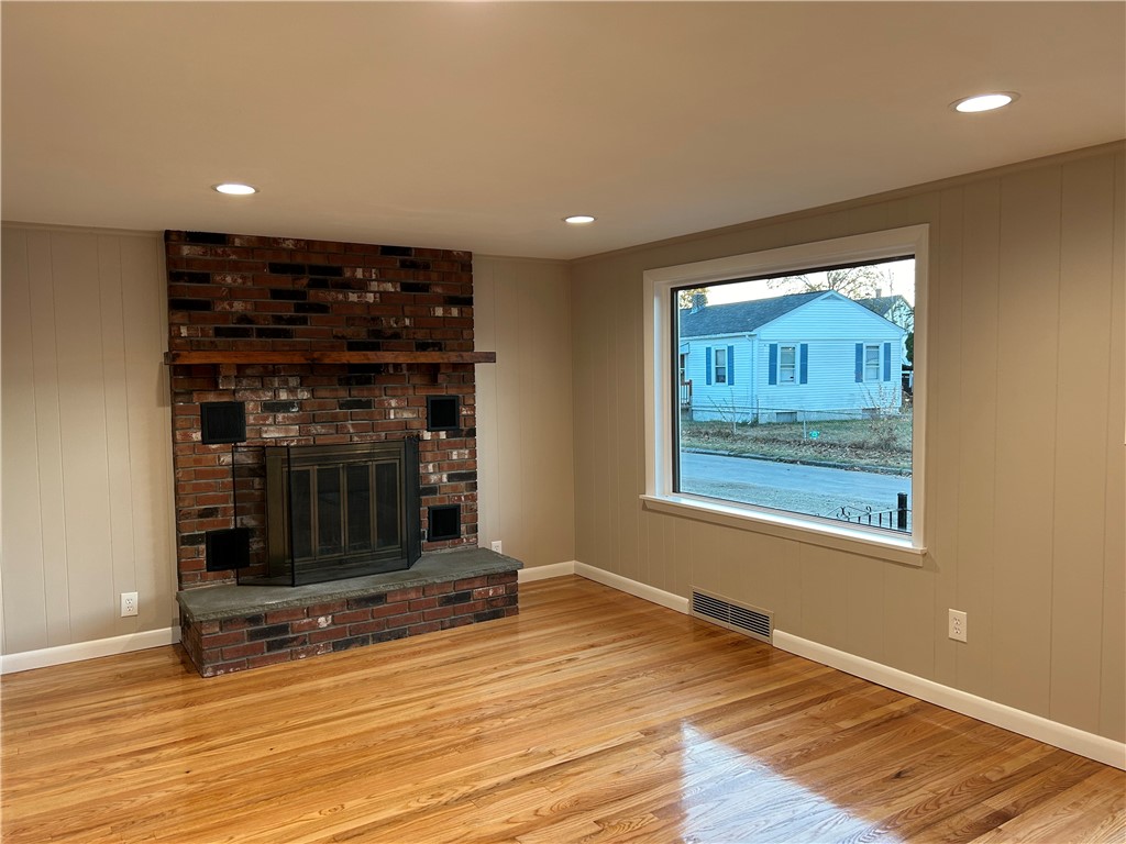 51 Cedarbrook Road Pawtucket, RI 02861 - Photo 4 of 32 Gallery Image 4