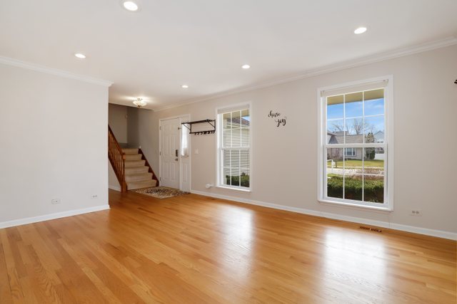 1175 Spring Creek Road Elgin, IL 60120 - Photo 8 of 25 Gallery Image 8