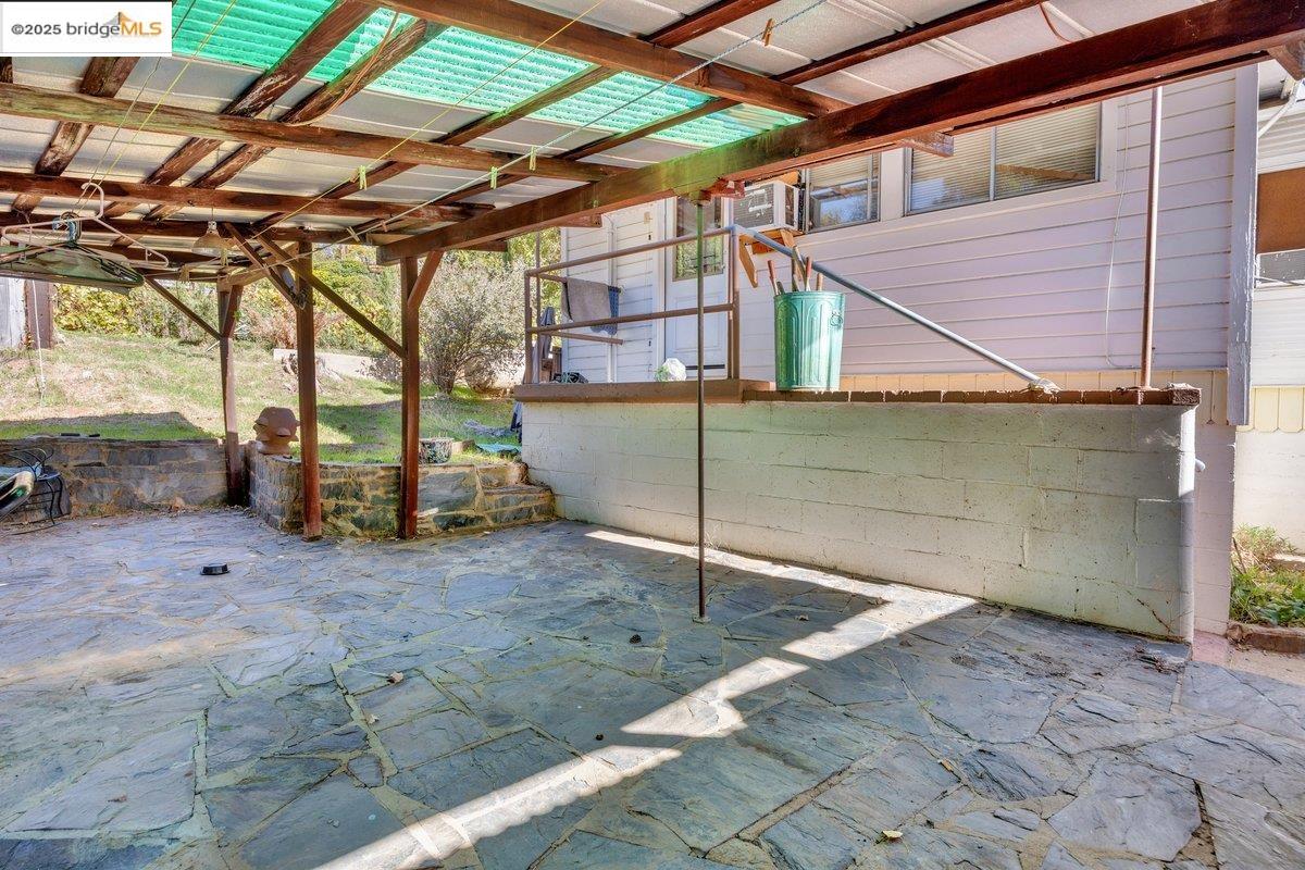 832 Shaws Flat Road Sonora, CA 95370 - Photo 15 of 25 a view of a garage