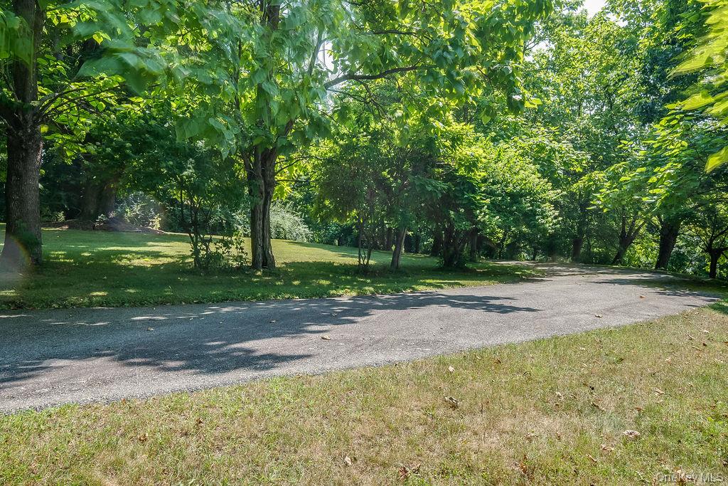 24 Jill Road Highland Mills, NY 10930 - Photo 37 of 43 View of circular driveway