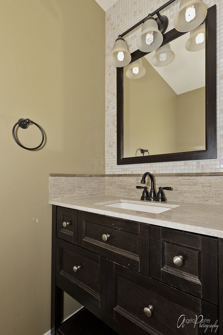 9832 North Hunters Lane Spring Grove, IL 60081 - Photo 8 of 30