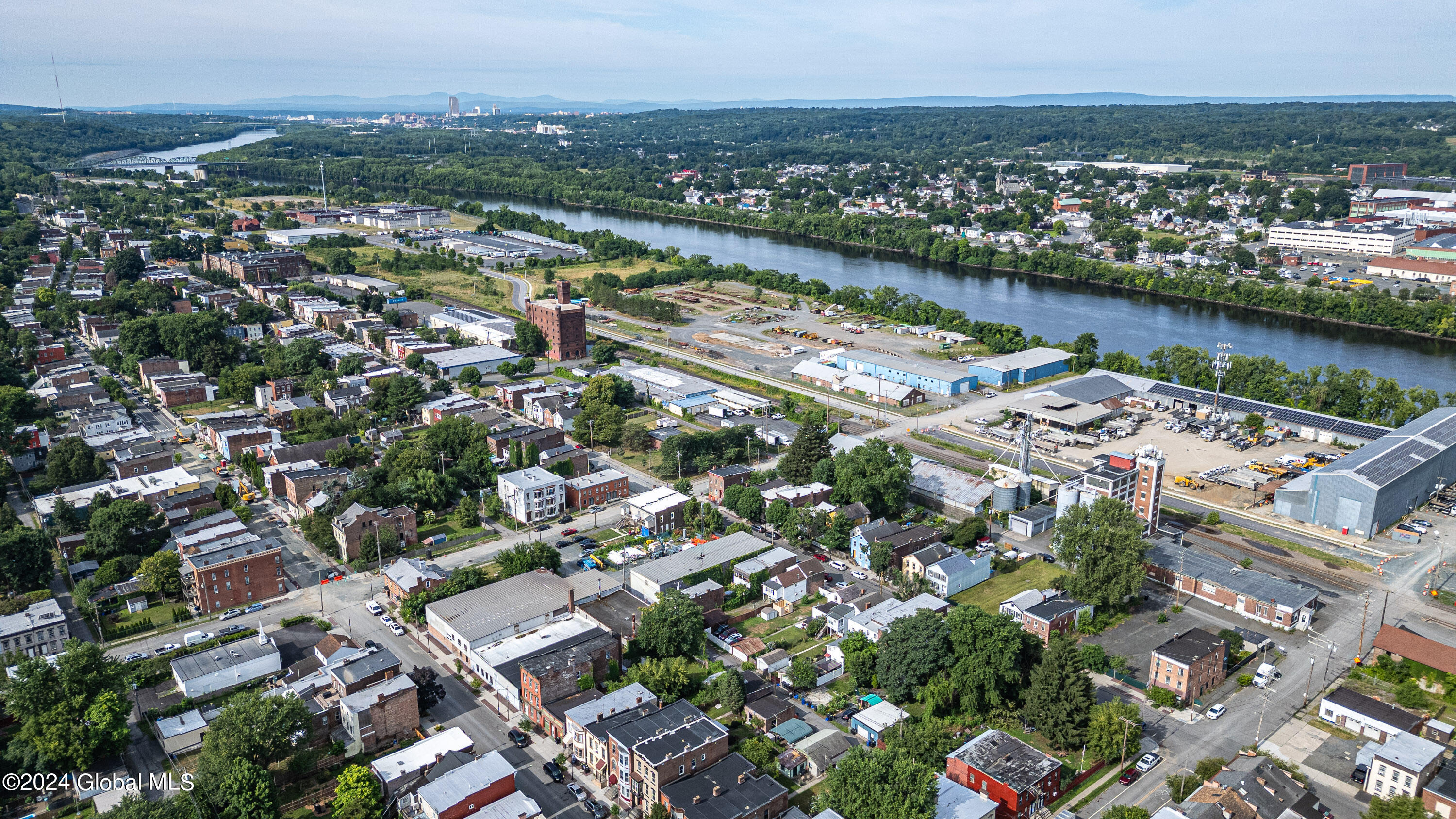 331 3rd Street Troy, NY 12180 - Photo 60 of 74 Air Yard 9