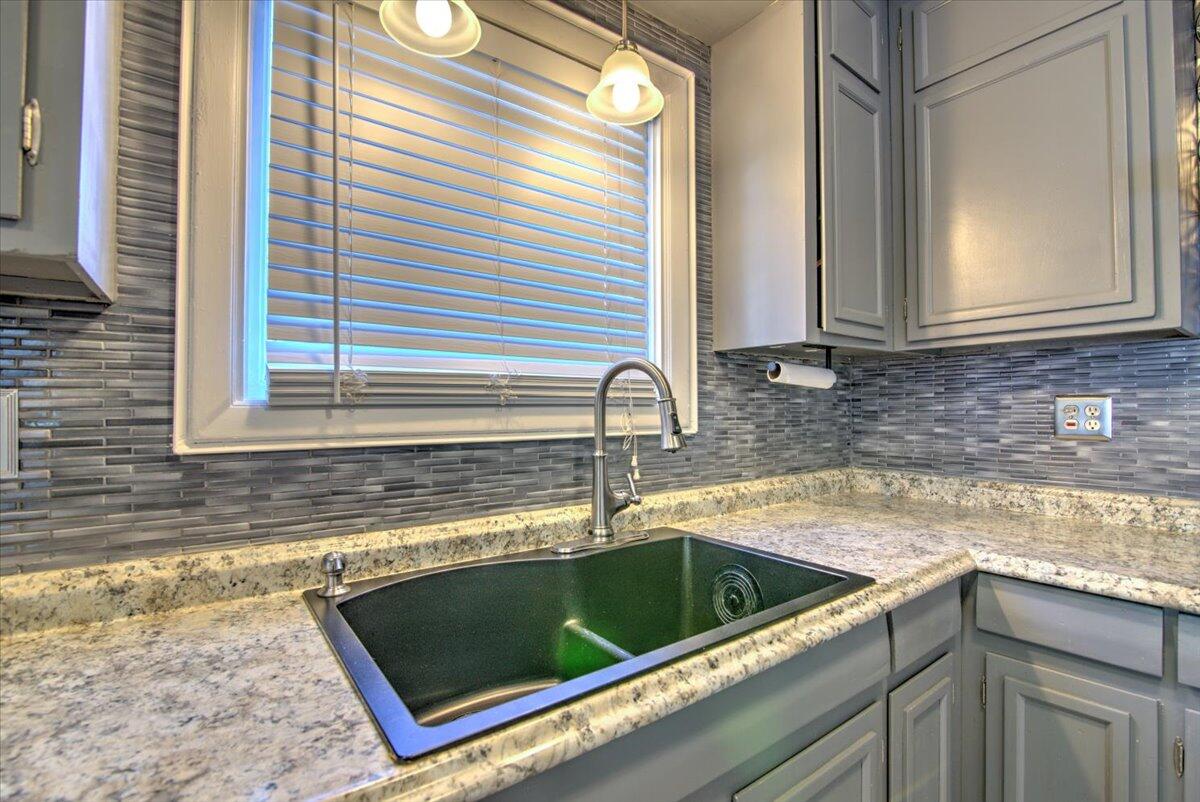 538 Ranier Drive Kingsport, TN 37663 - Photo 7 of 30 08-538_Ranier-22