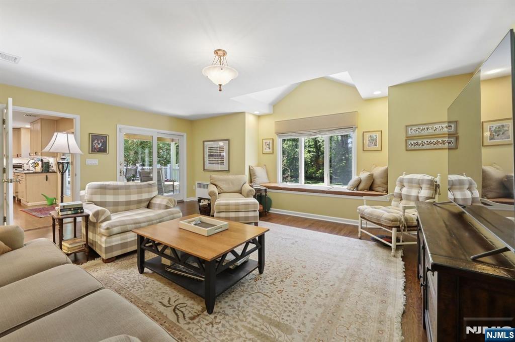 27 Duane Lane Demarest, NJ 07627 - Photo 18 of 47