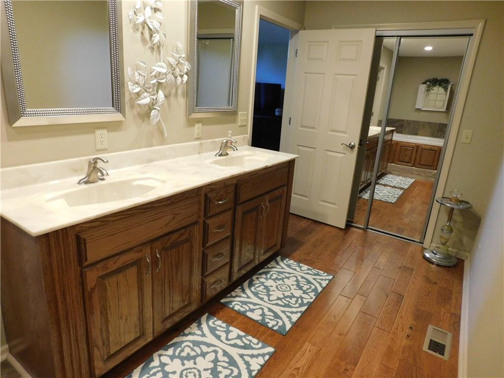 186 Northeast 901p Road Clinton, MO 64735 - Photo 24 of 87 Gallery Image 24