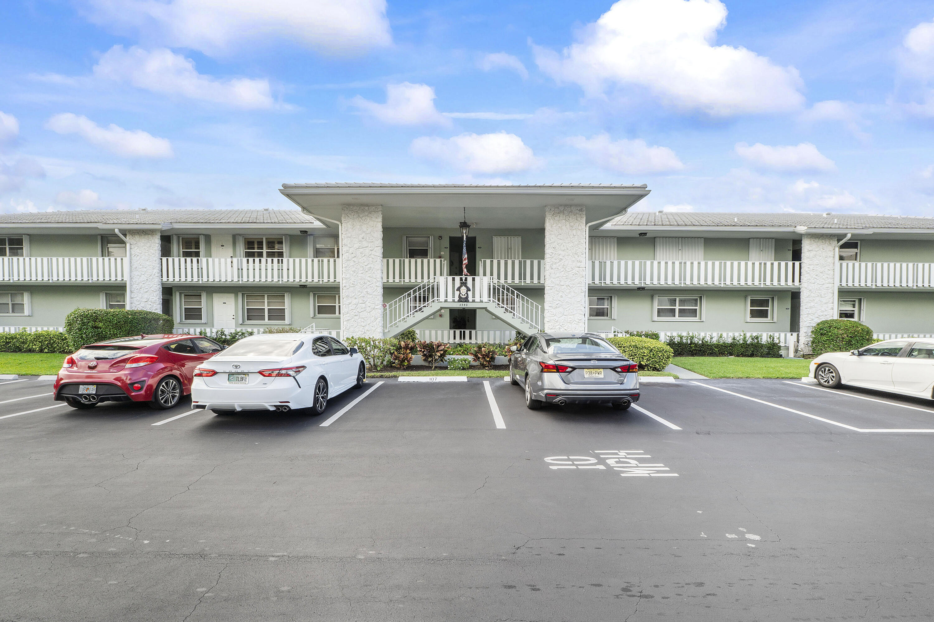 5540 North Ocean Boulevard, Unit 110 Ocean Ridge, FL 33435 - Photo 3 of 31 5540 N Ocean Blvd U110_001