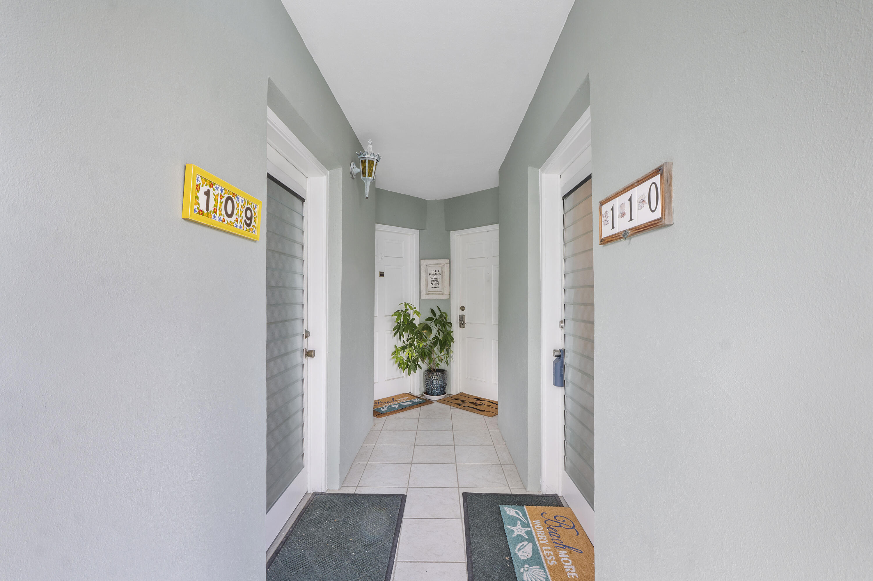 5540 North Ocean Boulevard, Unit 110 Ocean Ridge, FL 33435 - Photo 4 of 31 5540 N Ocean Blvd U110_002