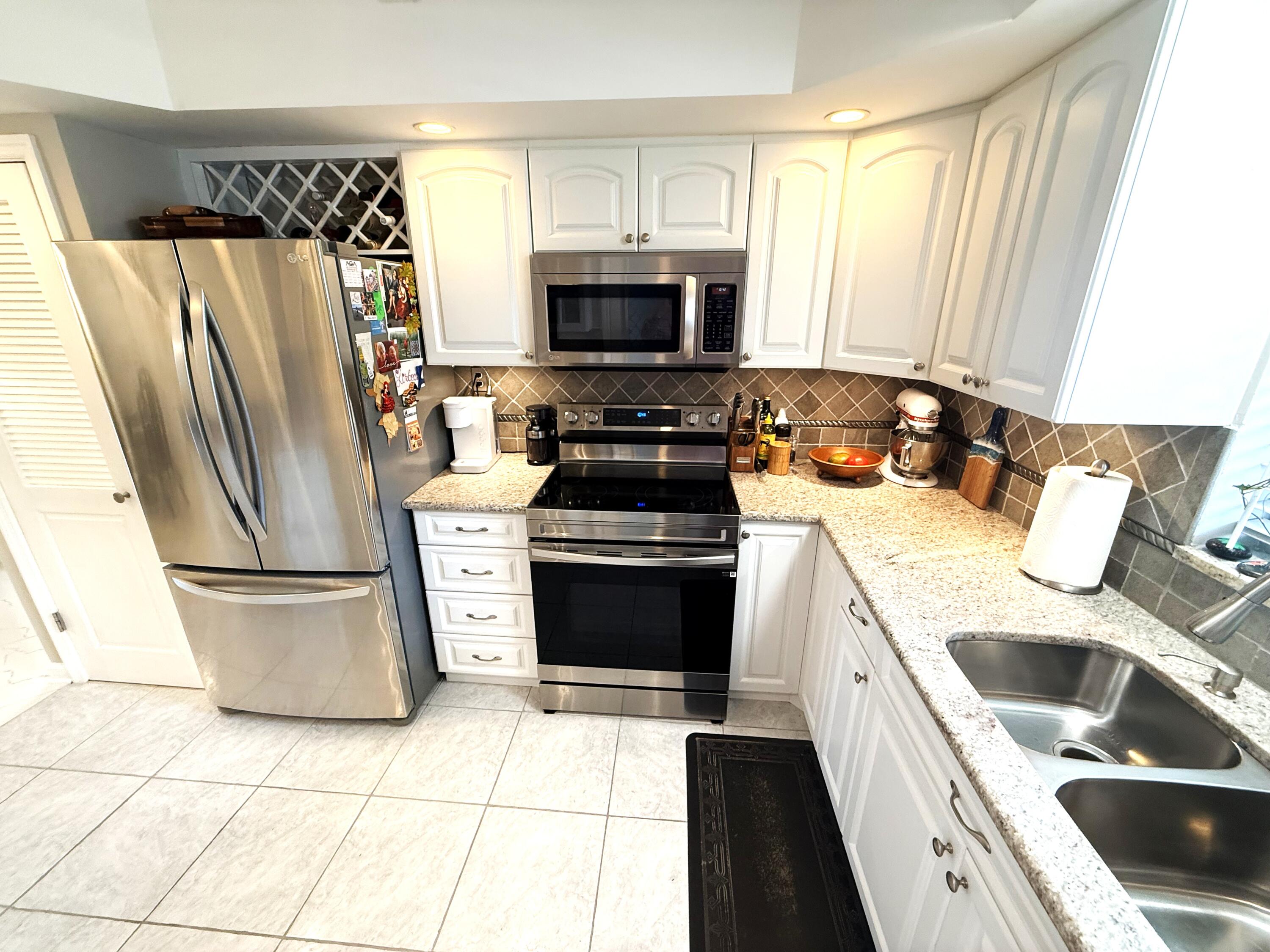 5540 North Ocean Boulevard, Unit 110 Ocean Ridge, FL 33435 - Photo 7 of 29 IMG_8580