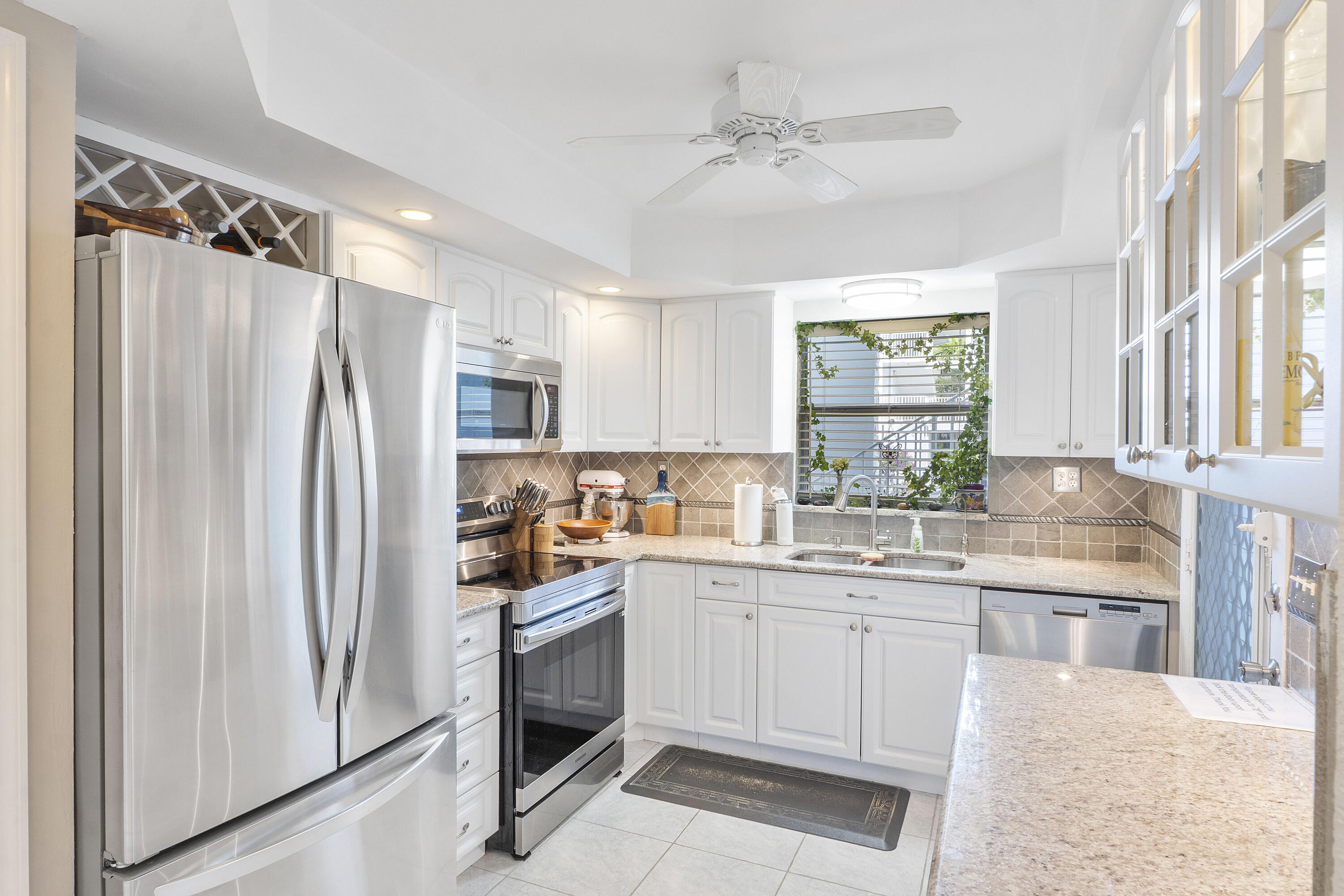 5540 North Ocean Boulevard, Unit 110 Ocean Ridge, FL 33435 - Photo 9 of 31 5540 N Ocean Blvd U110_005