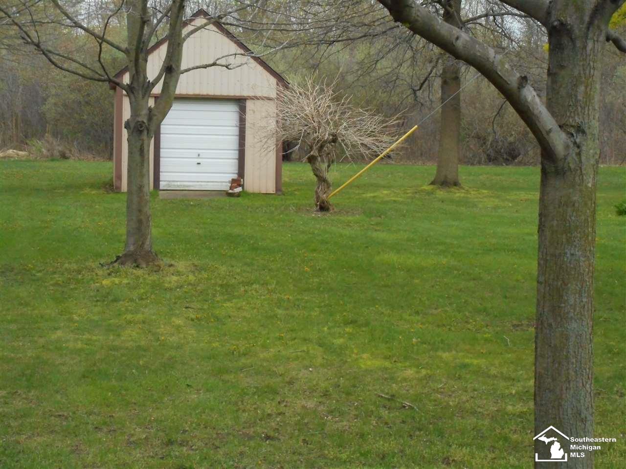 33983 Willow Road New Boston, MI 48164 - Photo 35 of 52 31317825-34.JPG