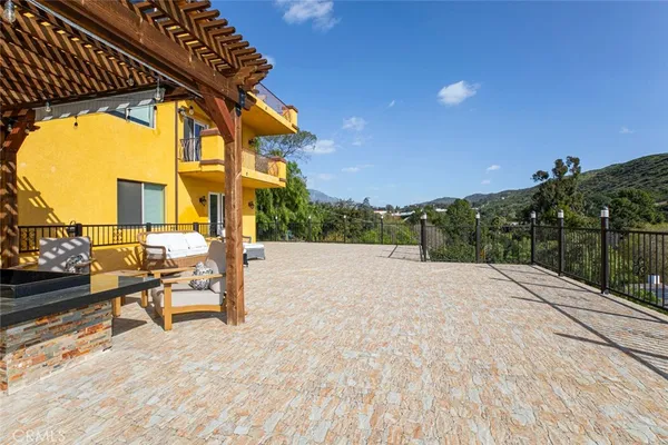 $1,995,000 | 9336 Wayside Drive, Sunland, CA 91040