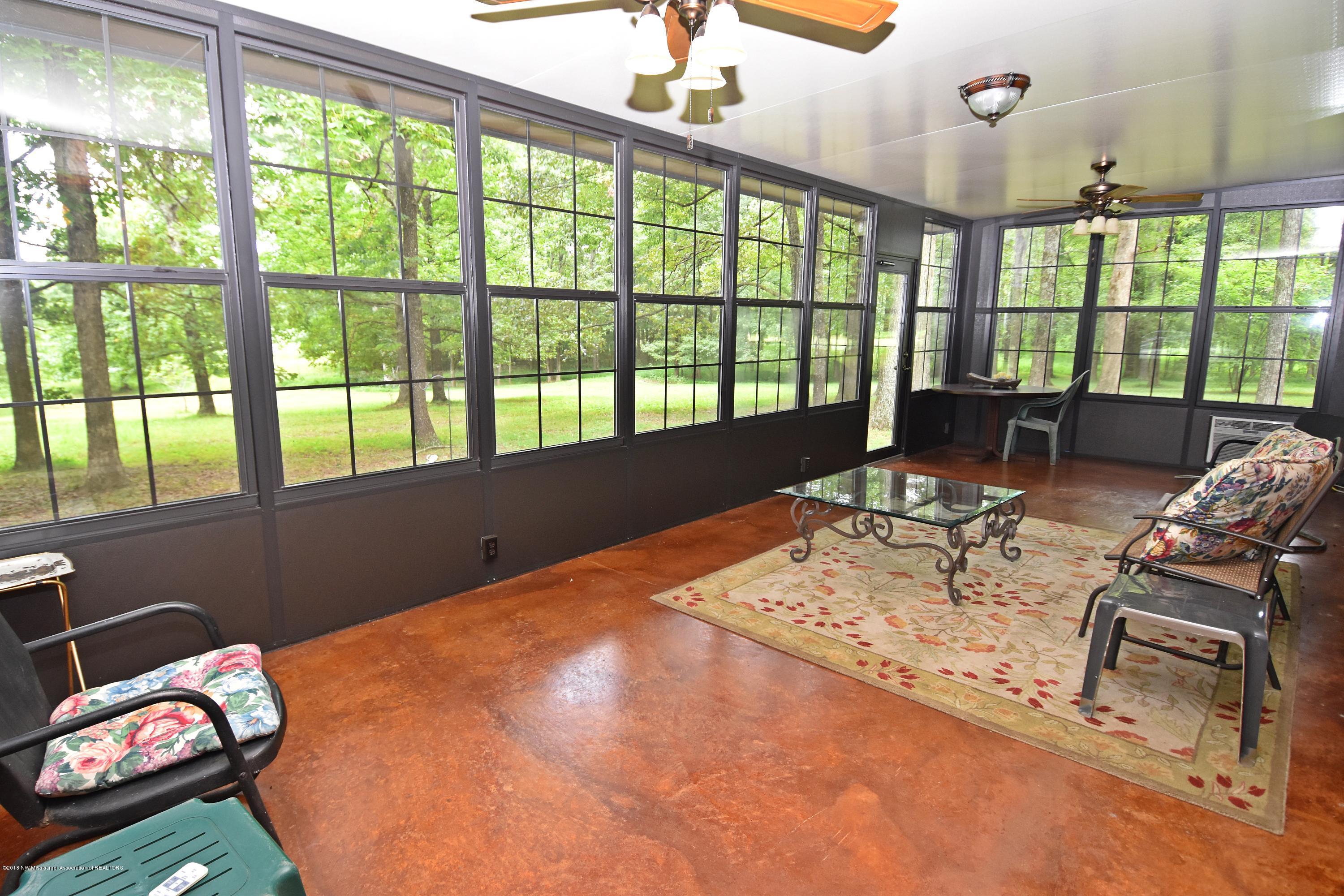 1980 West Oak Grove Road Hernando, MS 38632 - Photo 17 of 27 Sun Room