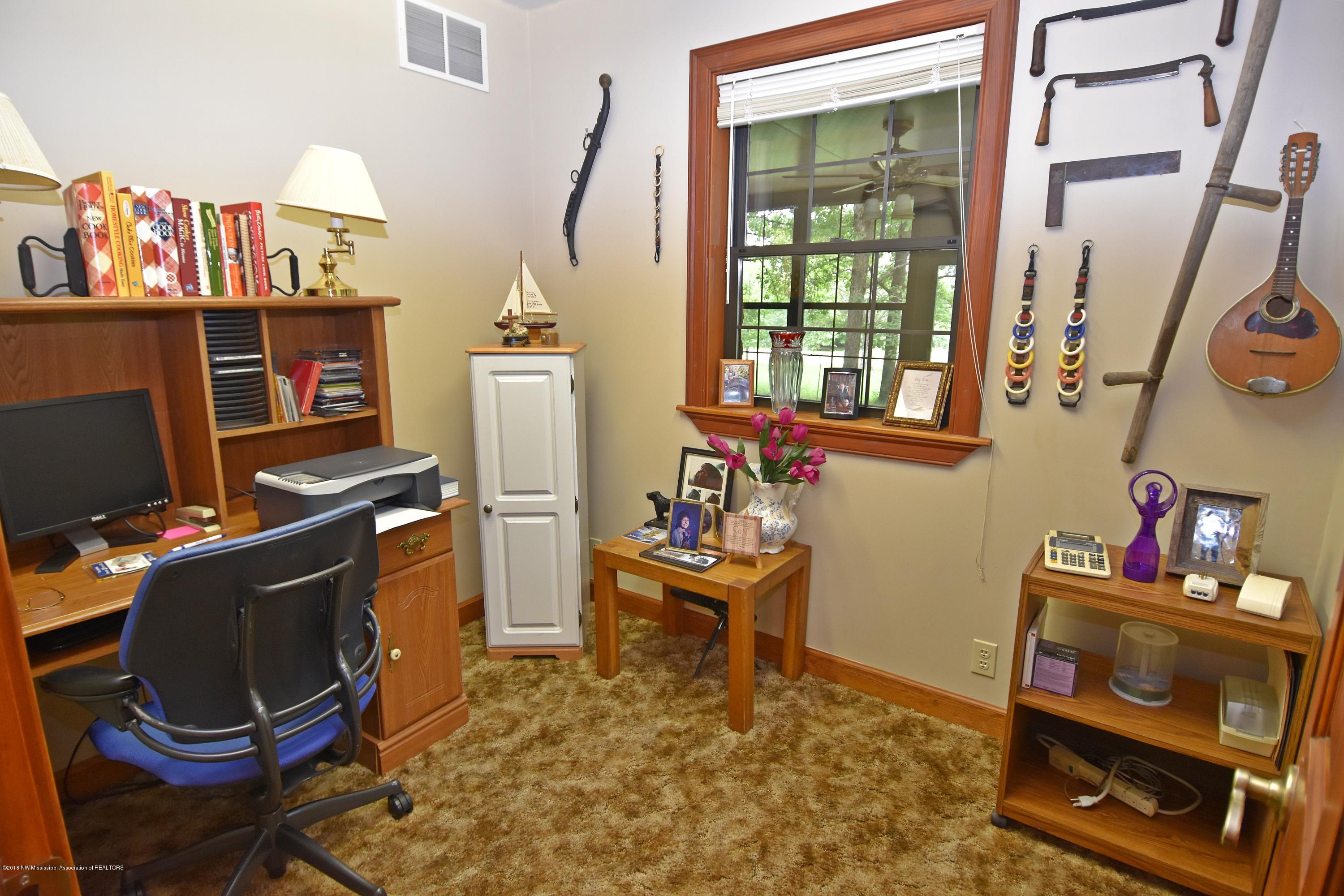 1980 West Oak Grove Road Hernando, MS 38632 - Photo 20 of 27 Office