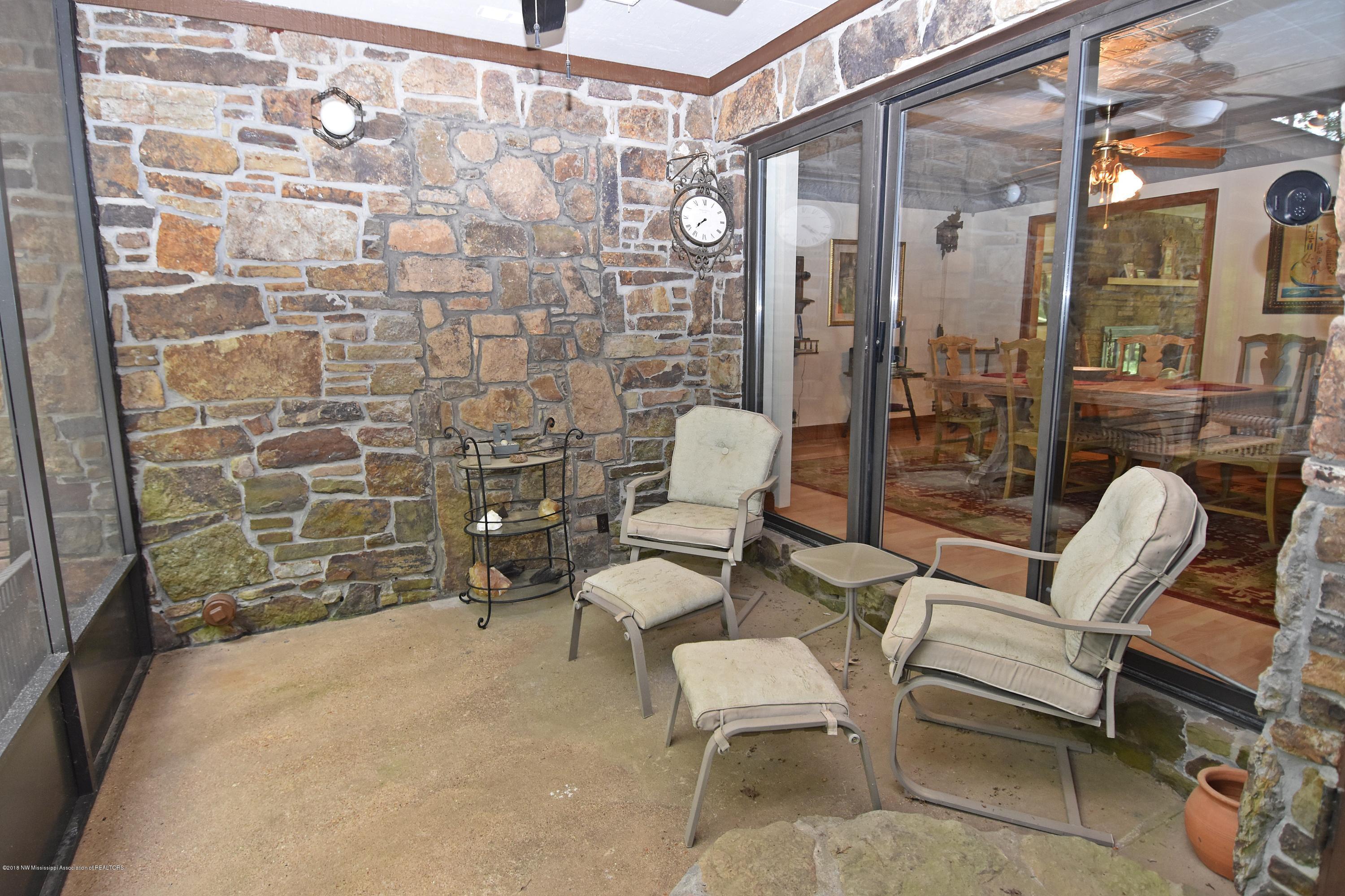 1980 West Oak Grove Road Hernando, MS 38632 - Photo 21 of 27 Screened Patio