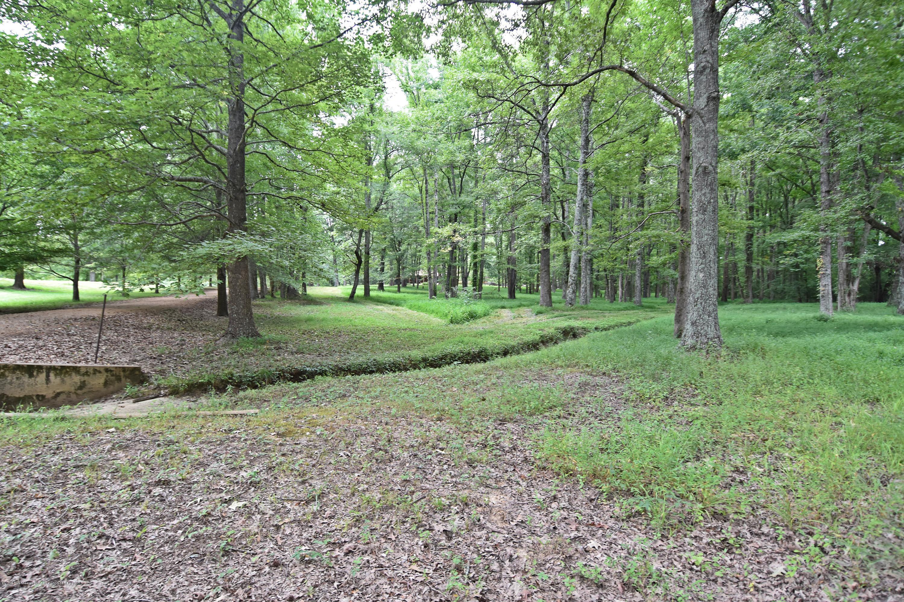 1980 West Oak Grove Road Hernando, MS 38632 - Photo 3 of 27 Property