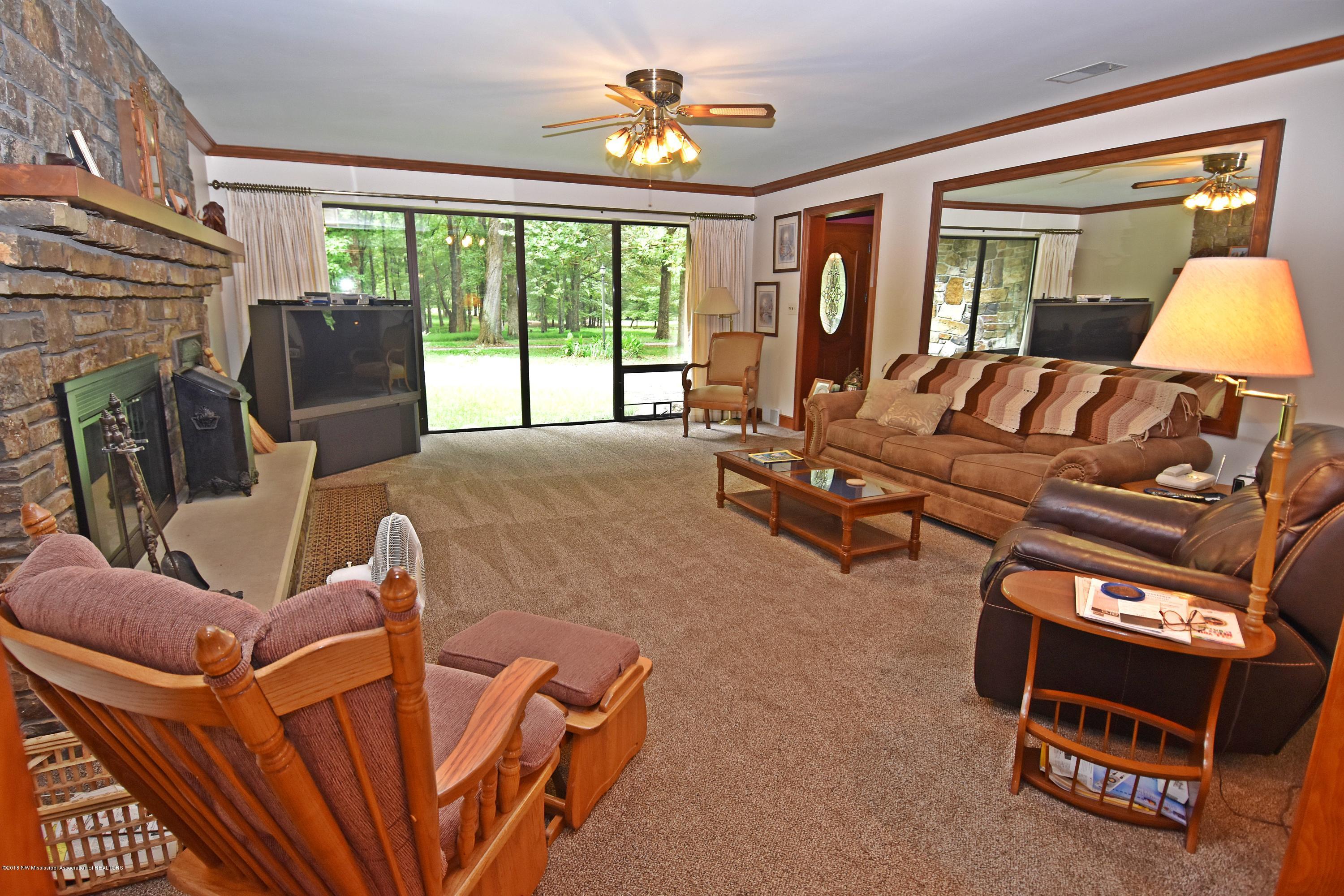 1980 West Oak Grove Road Hernando, MS 38632 - Photo 5 of 27 Great Room