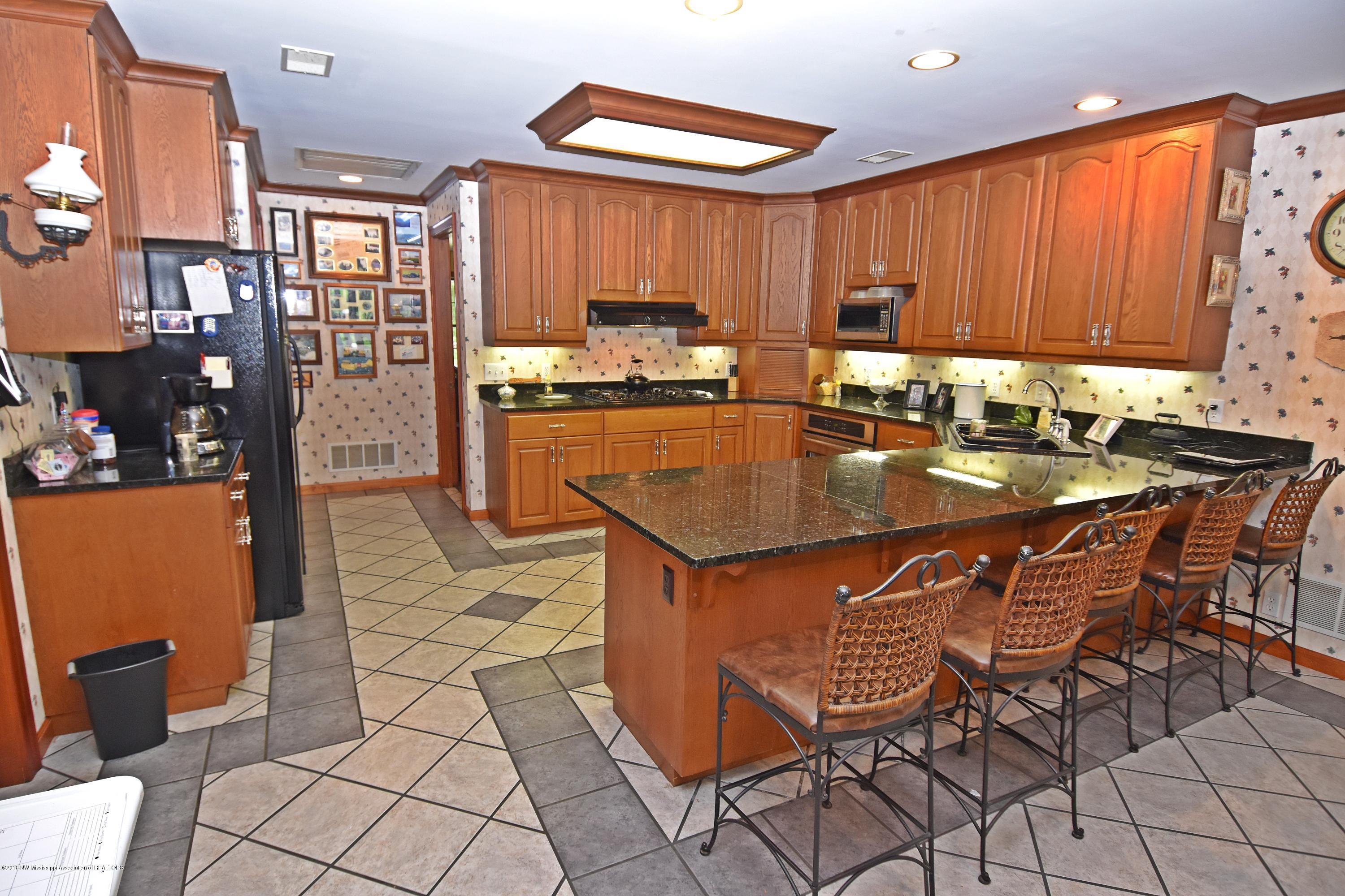 1980 West Oak Grove Road Hernando, MS 38632 - Photo 6 of 27 Kitchen