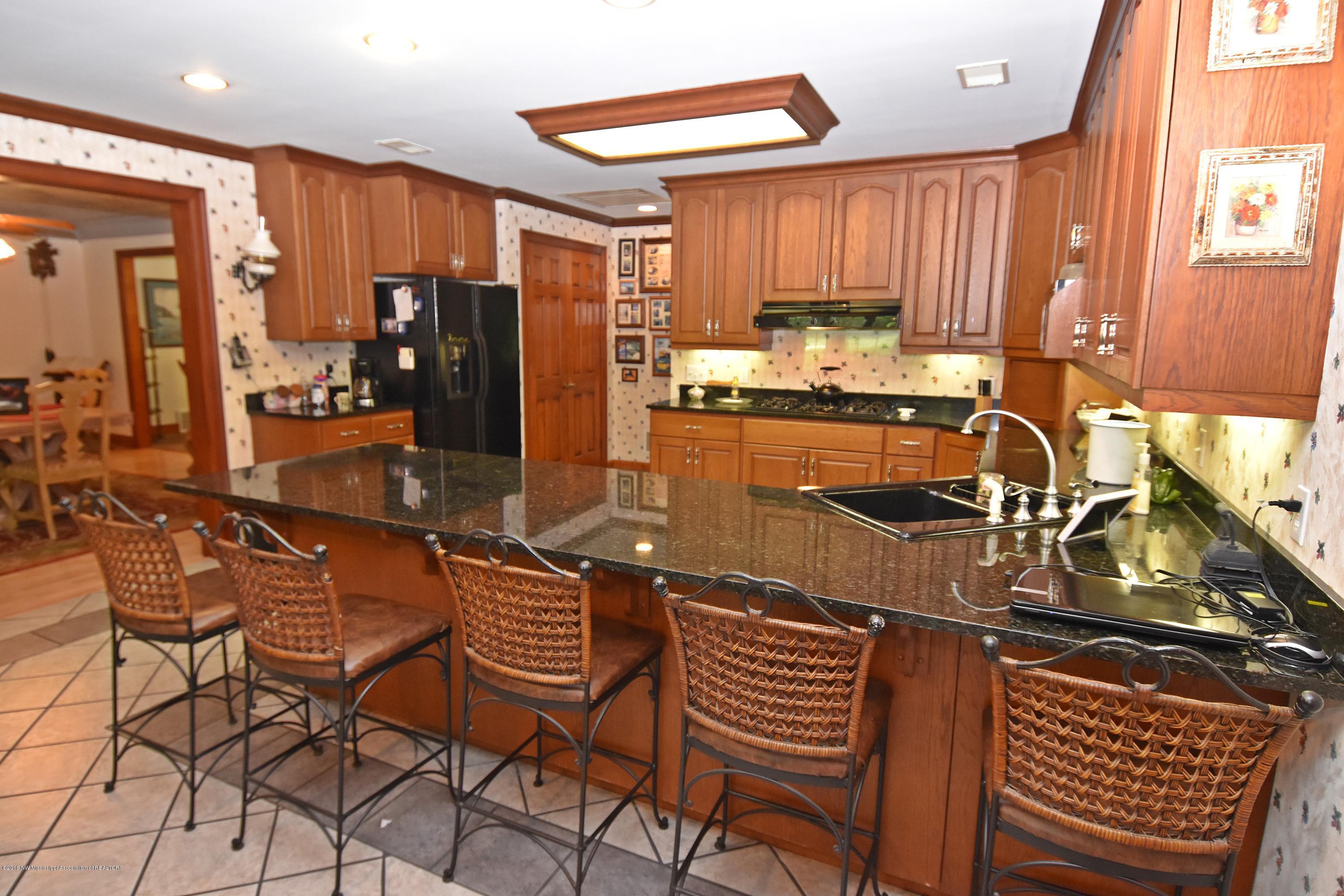 1980 West Oak Grove Road Hernando, MS 38632 - Photo 7 of 27 Kitchen