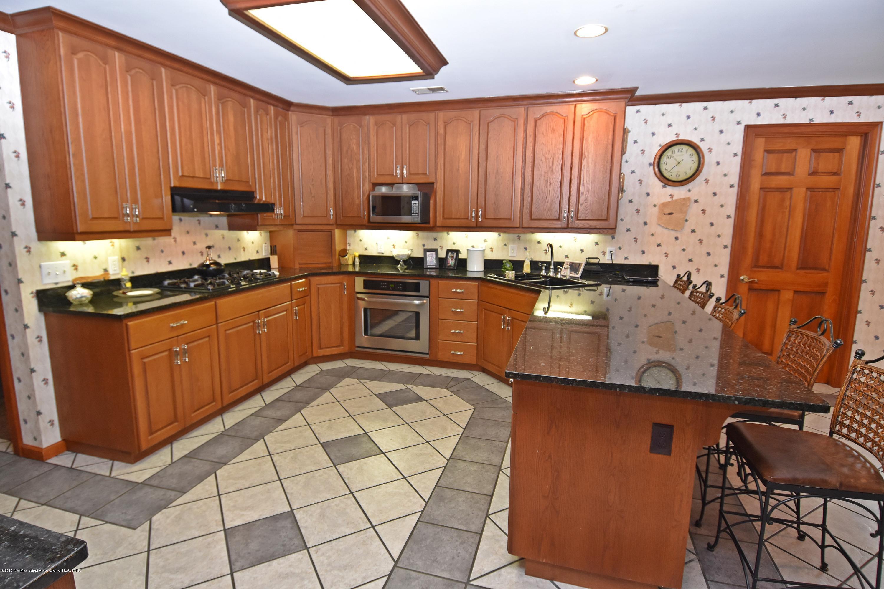 1980 West Oak Grove Road Hernando, MS 38632 - Photo 8 of 27 Kitchen