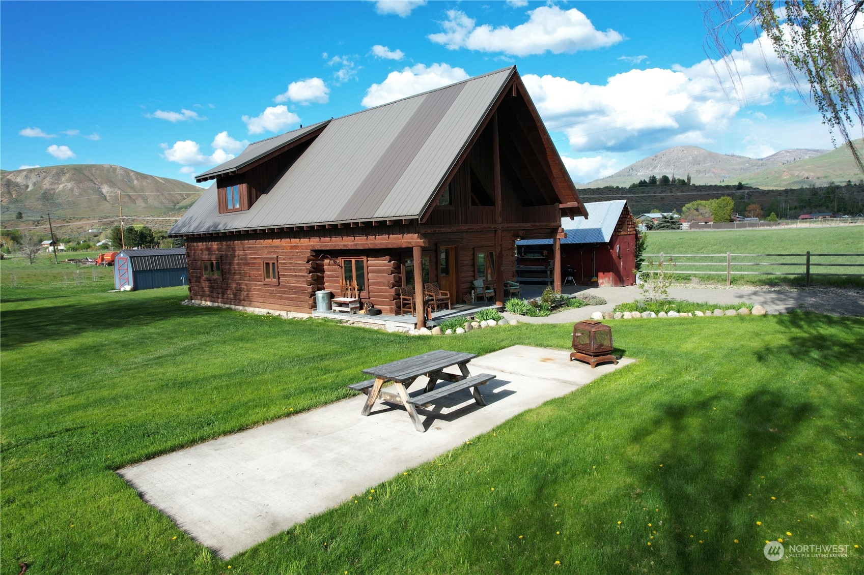 8 Mundy Road Twisp, WA 98856 - Photo 3 of 39
