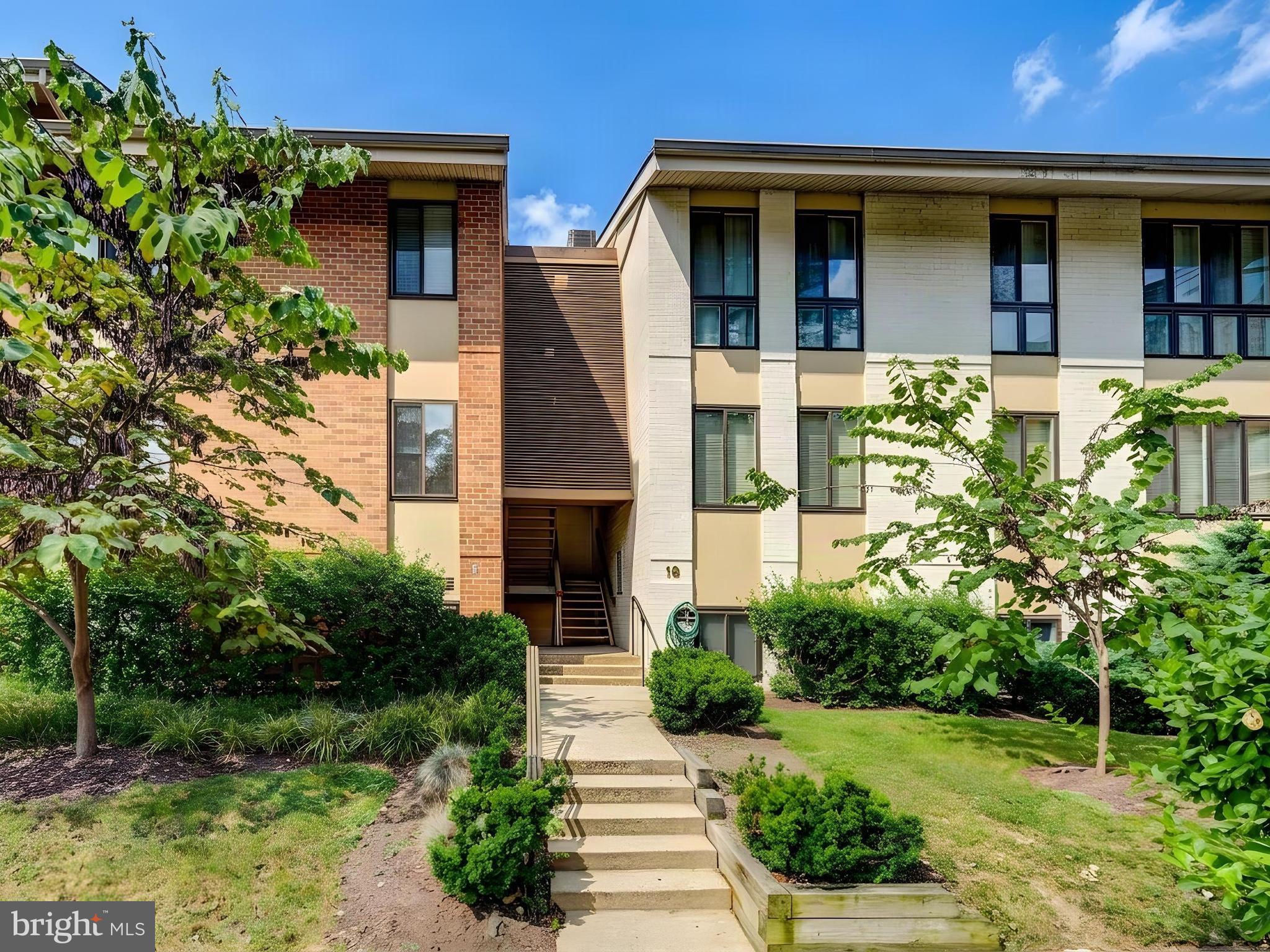 19 Hamill Road, Unit 19A Baltimore, MD 21210 - Photo 2 of 22 Gallery Image 2