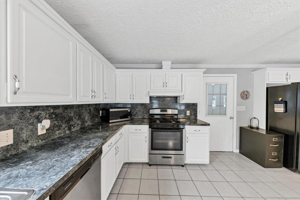 6071 North Main Street Southeast Acworth, GA 30101 - Photo 16 of 54
