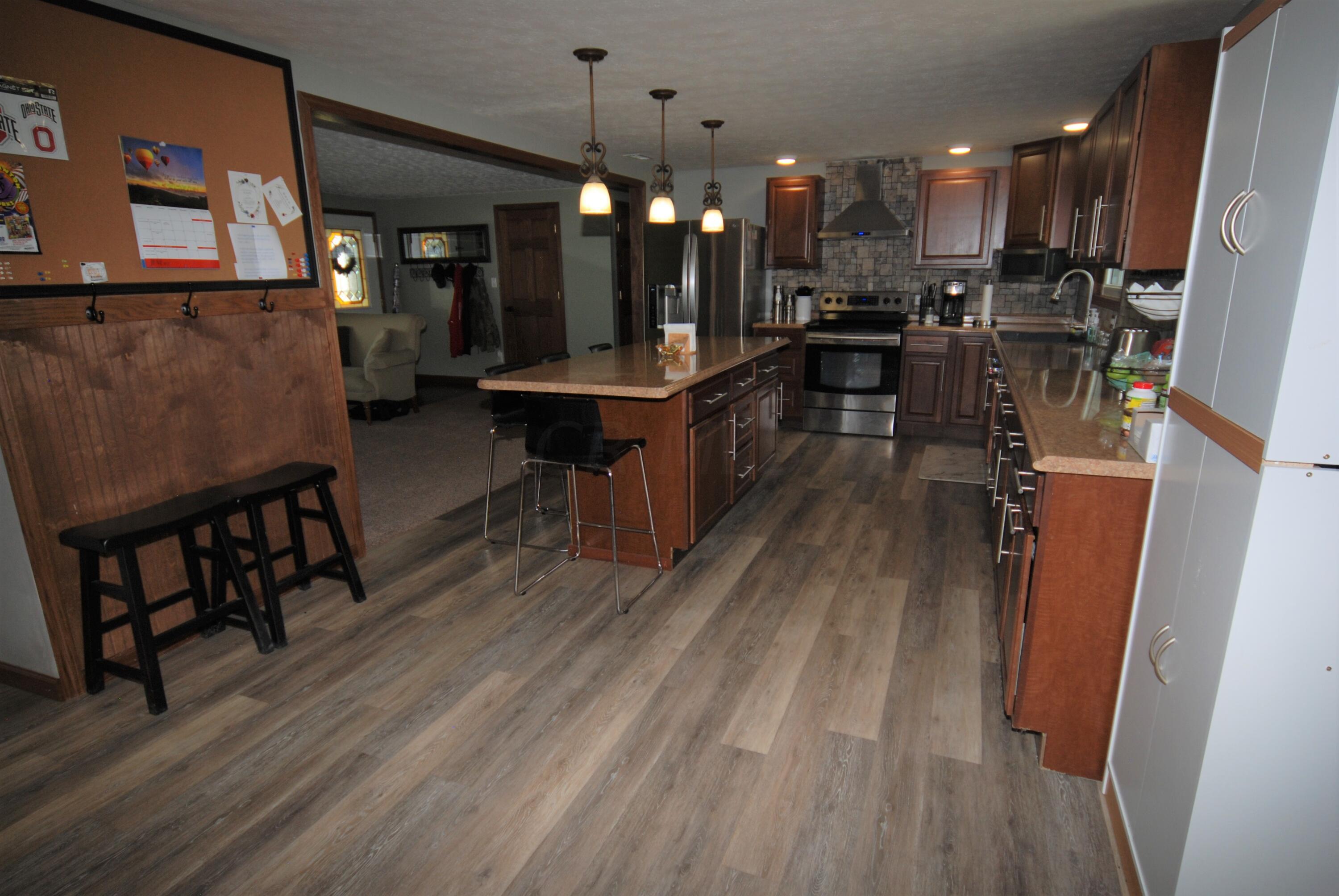 3741 Mumper Road Springfield, OH 45502 - Photo 19 of 31 kitchen and eating area