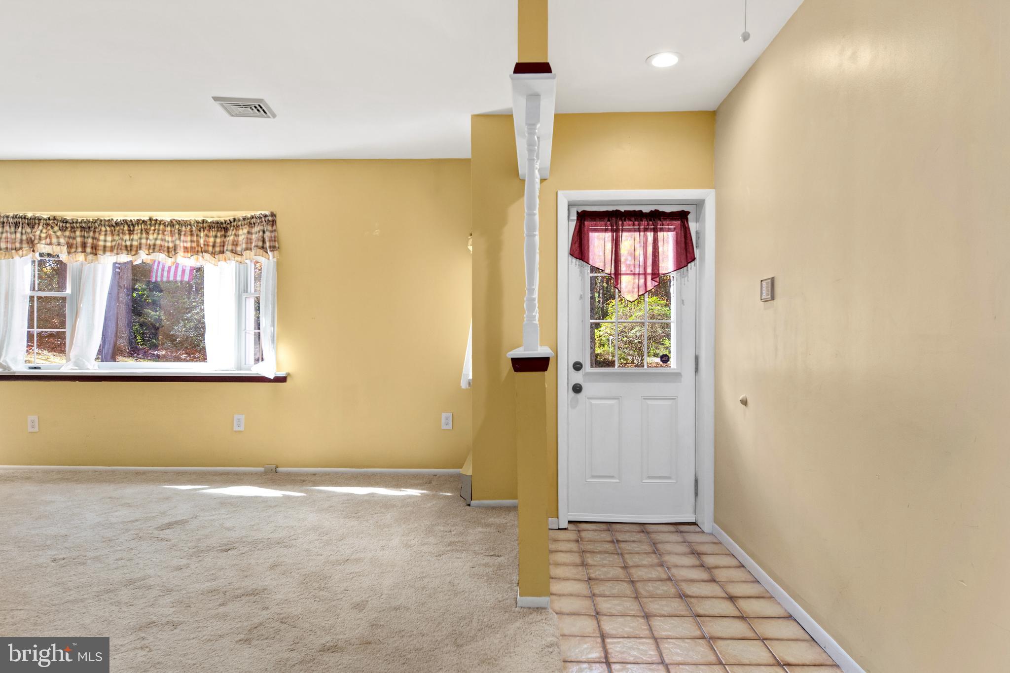 226 Cobbs Mill Road Bridgeton, NJ 08302 - Photo 4 of 32 Entryway