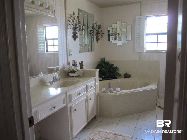 9255 Lakeview Drive Foley, AL 36535 - Photo 25 of 39 Master Bath